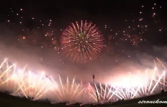 Oga Nihonkai Hanabi 2013 - Oga's Woman 400m Wide Fireworks Display